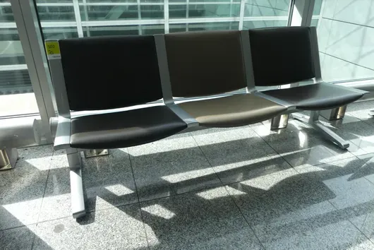 Kusch&Co Flughafenbank, 3 Sitzplätze