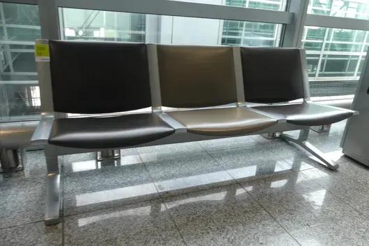 Kusch&Co Flughafenbank, 3 Sitzplätze