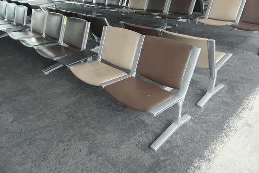 Kusch&Co Flughafenbank, 2x 3 Sitzplätze