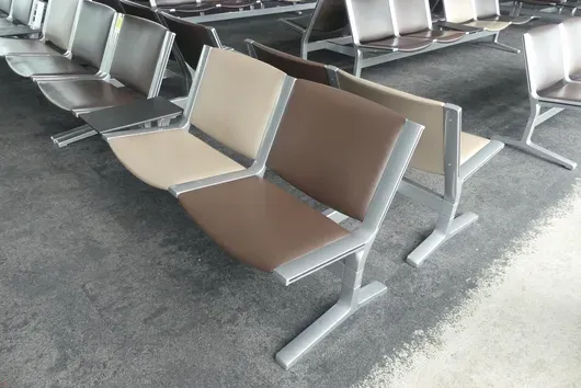 Kusch&Co Flughafenbank, 2x 3 Sitzplätze