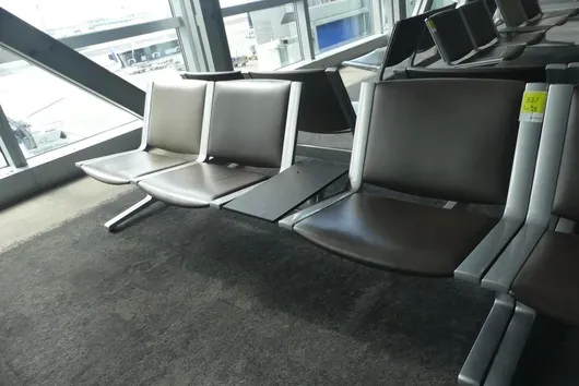 Kusch&Co Flughafenbank, 2x 3 Sitzplätze