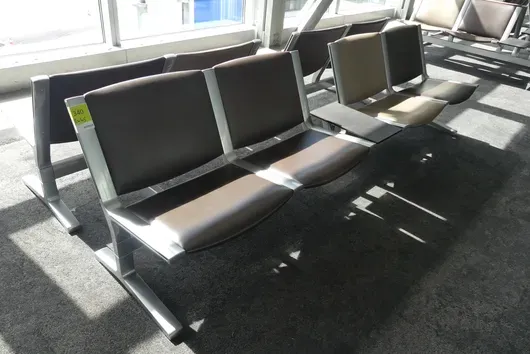 Kusch&Co Flughafenbank, 2x 4 Sitzplätze