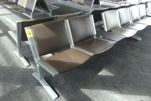 Kusch&Co Flughafenbank, 2x 4 Sitzplätze