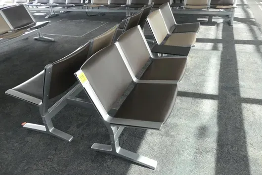 Kusch&Co Flughafenbank, 2x 4 Sitzplätze