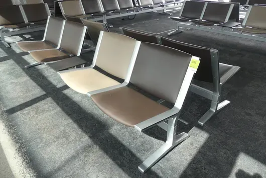 Kusch&Co Flughafenbank, 2x 4 Sitzplätze