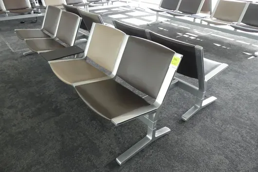 Kusch&Co Flughafenbank, 2x 4 Sitzplätze