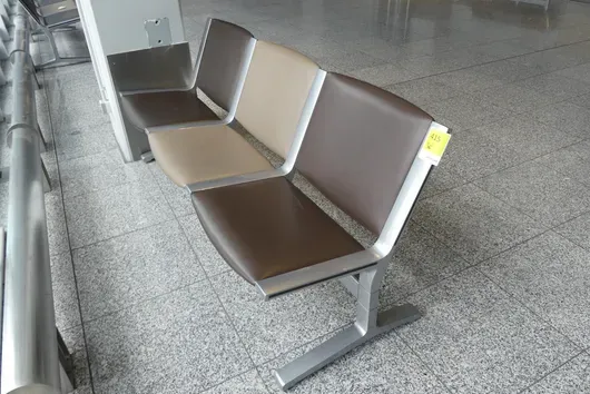 Kusch&Co Flughafenbank, 3 Sitzplätze