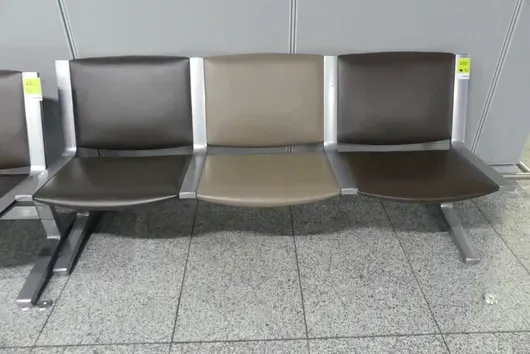 Banc d'aéroport Kusch&Co, 3 places