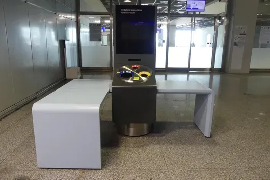 Paczkomat z segregacją odpadów