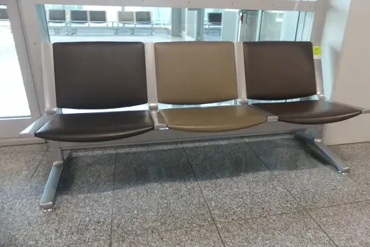 Kusch&Co Flughafenbank, 3 Sitzplätze