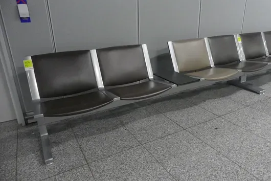 Kusch&Co Flughafenbank, 4 Sitzplätze