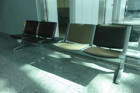 Kusch&Co Flughafenbank, 4 Sitzplätze