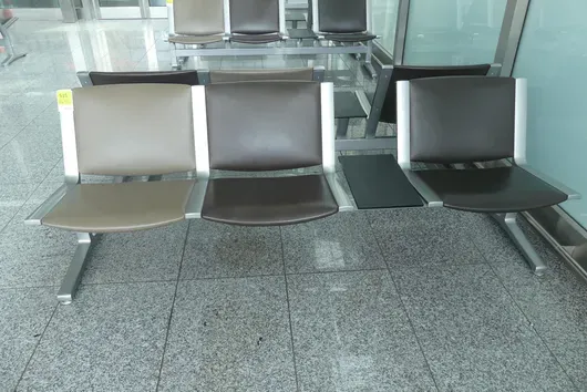 Kusch&Co Flughafenbank, 2x 3 Sitzplätze