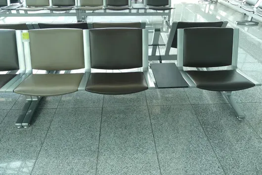 Kusch&Co Flughafenbank, 3 Sitzplätze