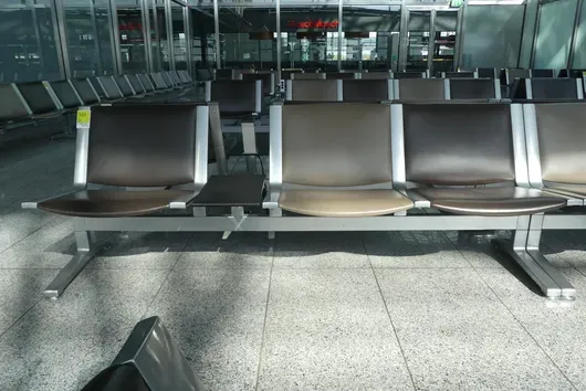 Kusch&Co Flughafenbank, 3 Sitzplätze