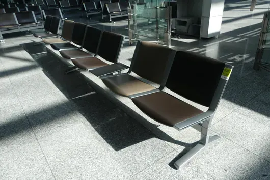 Kusch&Co Flughafenbank, 2x 4 Sitzplätze