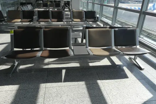 Kusch&Co Flughafenbank, 4 Sitzplätze