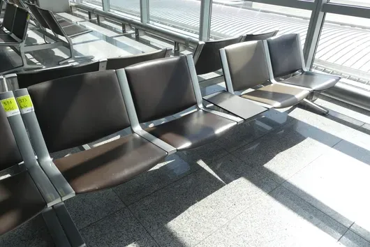 Kusch&Co Flughafenbank, 2x 4 Sitzplätze