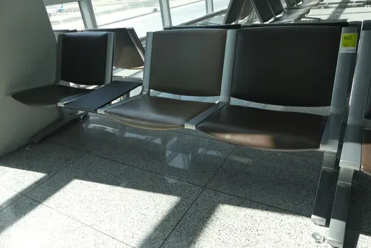 Kusch&Co Flughafenbank, 3 Sitzplätze