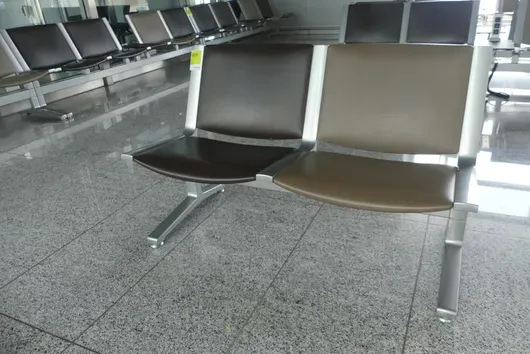 Kusch&Co Flughafenbank, 2 Sitzplätze