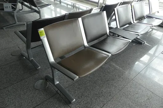 Kusch&Co Flughafenbank, 2x 3 Sitzplätze