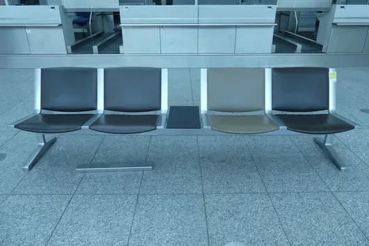 Kusch&Co Flughafenbank, 4 Sitzplätze