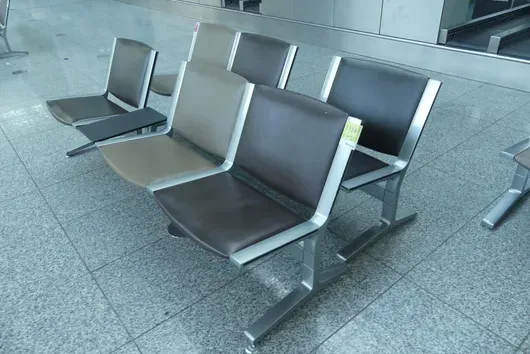 Kusch&Co Flughafenbank, 2x 3 Sitzplätze