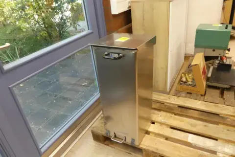 Hammerlit - raccoglitore di rifiuti in acciaio inox