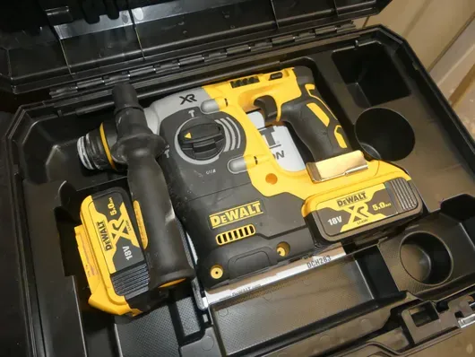 DeWalt XR 充电式组合锤