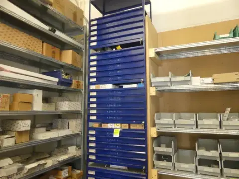 Förch Varo surtido de piezas pequeñas, con contenido