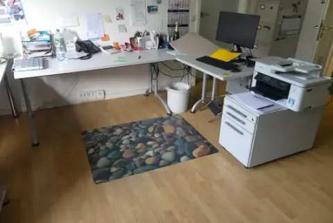 Hjørneskrivebord, uden indhold