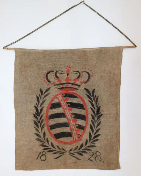 Hunting coat of arms – Crowned Saxon coat of arms with laurel wreath above dating, 1828