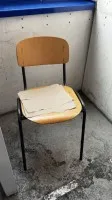 4 židle pro návštěvy