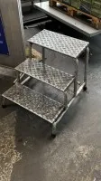 1 aluminium ladder, 4-step