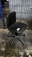 1 draaibare bureaustoel