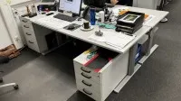 2 bureaux à hauteur réglable électrique avec caisson à roulettes