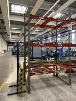 1 partij palletstellingen, ca. 7 m breed, ca. 5 m hoog