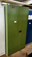 1 armoire à outils métallique