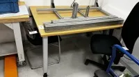 1 Arbeitstisch mit Besucherstuhl