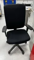 2 Drehstühle mit Armlehnen