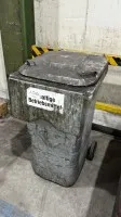 1 afvalcontainer