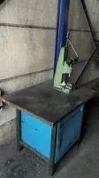 1 thick workbench with toggle press