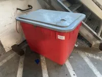 1 bac de collecte en plastique avec couvercle