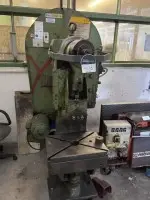 1 presse à excentrique Eisenwerk Hensel EBU 25, force de pressage max. 26 t