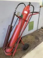 1 extincteur, 126 kg, mobile