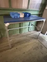 1 table de travail