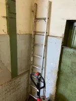 1 échelle en aluminium à appui, 8 échelons