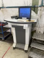 1 ordinateur de mesure Mitutoyo M-Box 2/2 MUX avec armoire mobile, moniteur, PC HP (sans disque dur) et 9 comparateurs numériques
