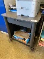 1 table, mobile - enlèvement après autorisation