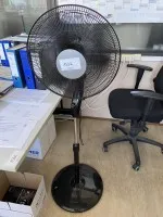 1 ventilateur sur pied Honeywell